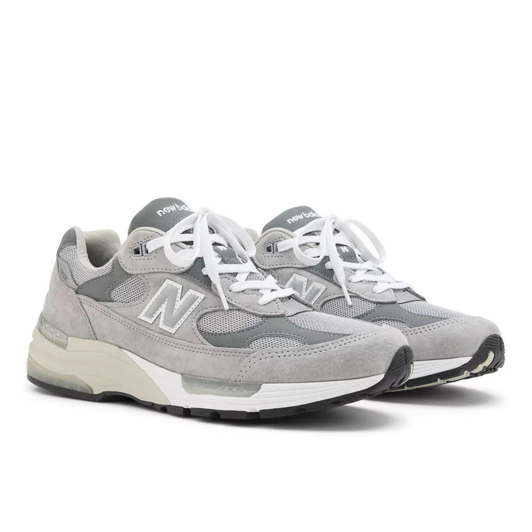 Grey with GREY 006 and WHITE,M6 / W7.5,Standard (D)