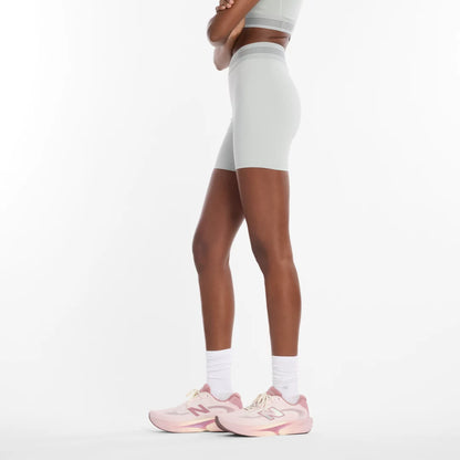 Women Gabby Thomas Signature Collection AC Fitted Short 5" / New Balance