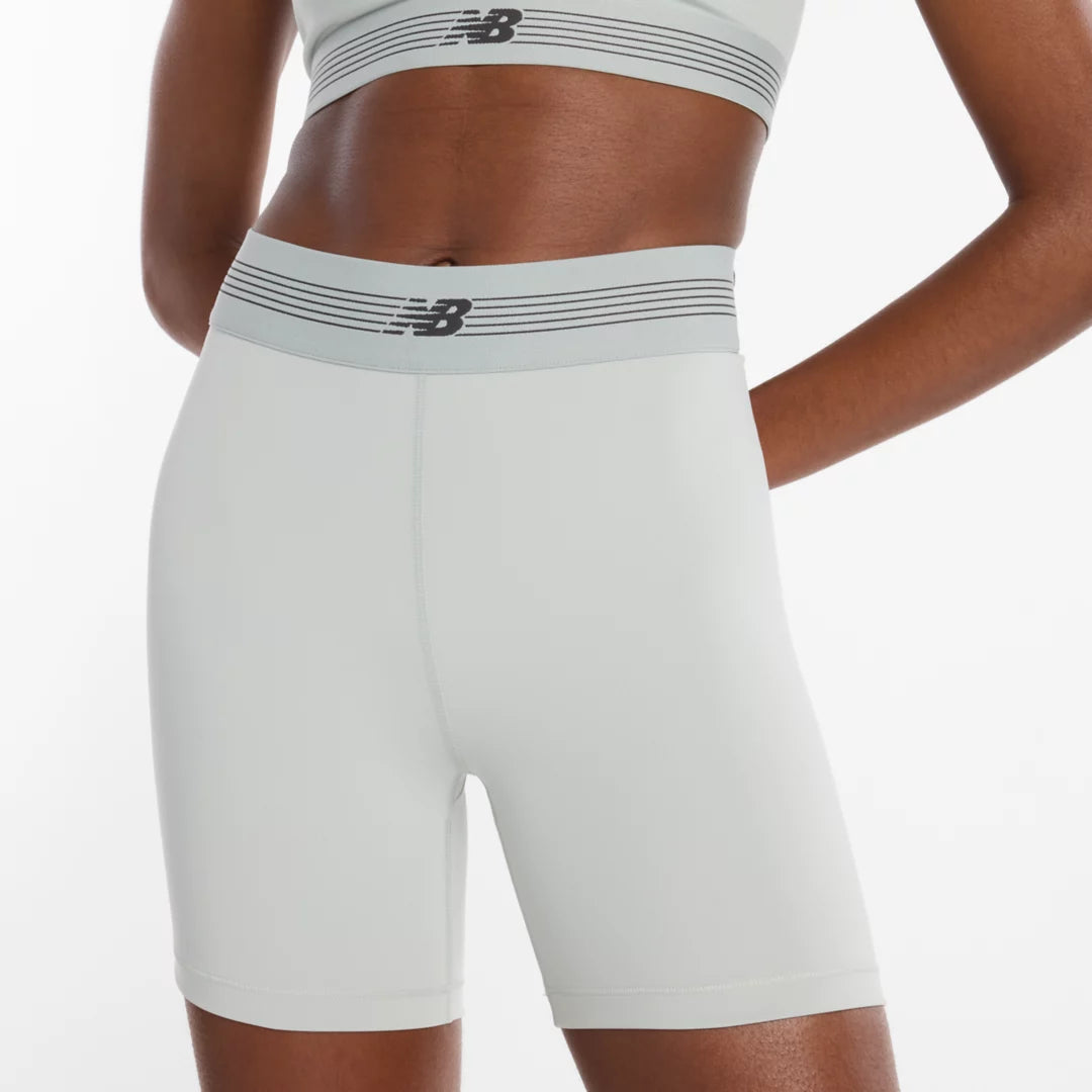 Women Gabby Thomas Signature Collection AC Fitted Short 5" / New Balance