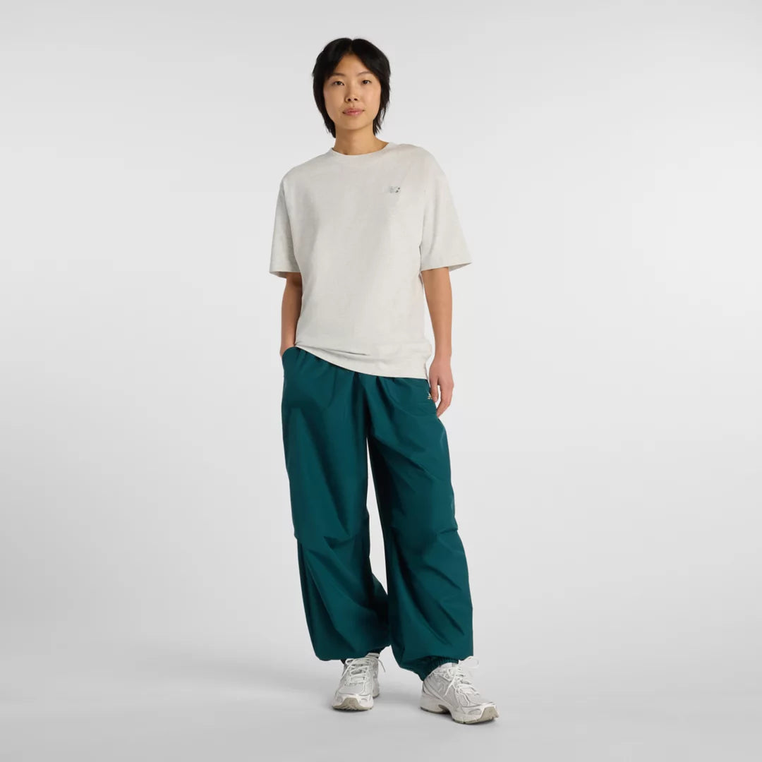 Women Trackside Woven Pant / New Balance