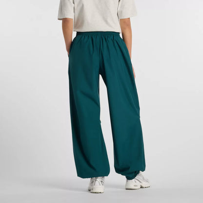 Women Trackside Woven Pant / New Balance