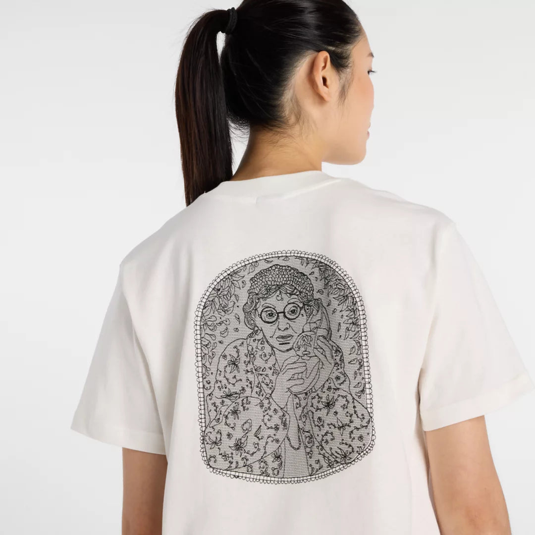 Women Lace Icon T-Shirt / New Balance
